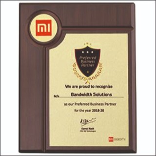 MI LOGO PLAQUE