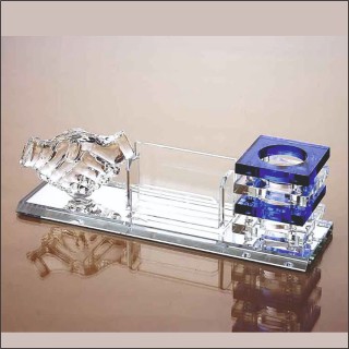 CRYSTAL PENSTAND